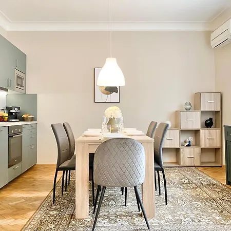 Apartment Centre For 6 Guests Sofia