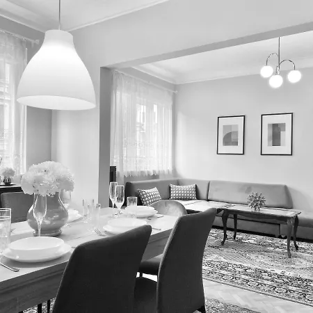 Apartment Centre For 6 Guests