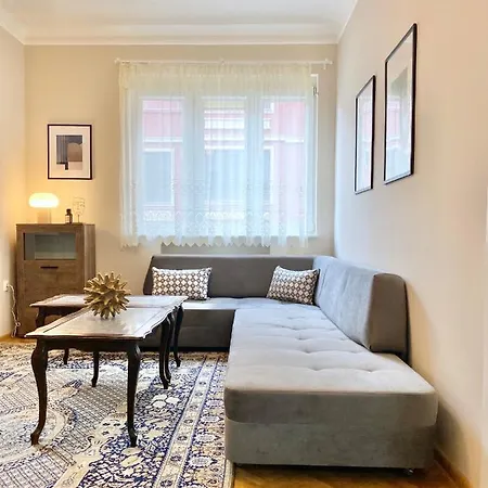 Apartment Centre For 6 Guests